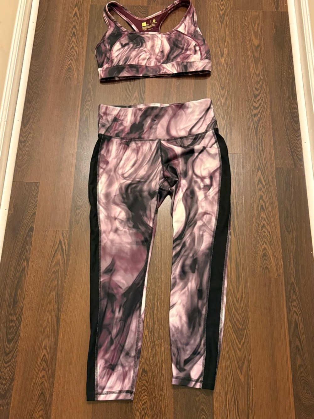 Xersion 2 Piece leggings set Size Large (Cart A-118)
